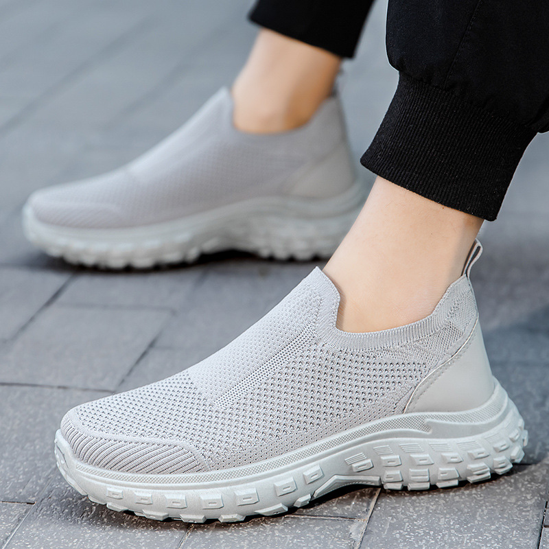 Cross border men's shoes, spring new men's casual shoes, foot on foot covers, thick soles, fly woven breathable sports shoes, men's shoes wholesale