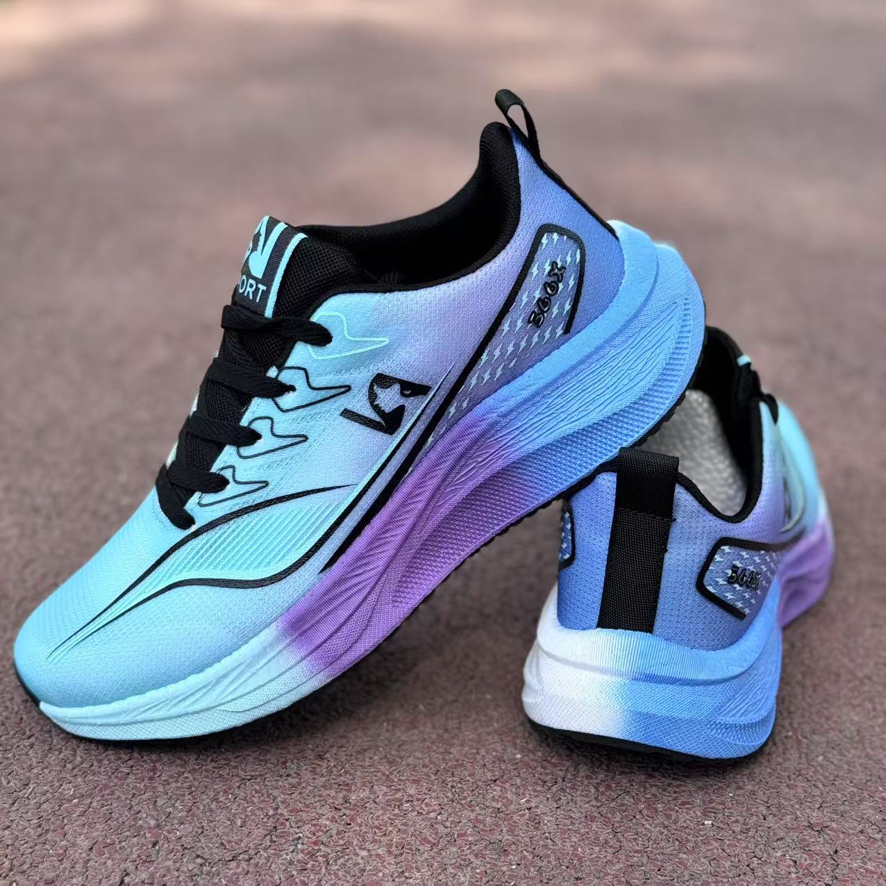 New fashionable and trendy sports shoes with gradient design for couples, running shoes for men and women, wholesale for foreign trade, lace up low cut breathable men's shoes