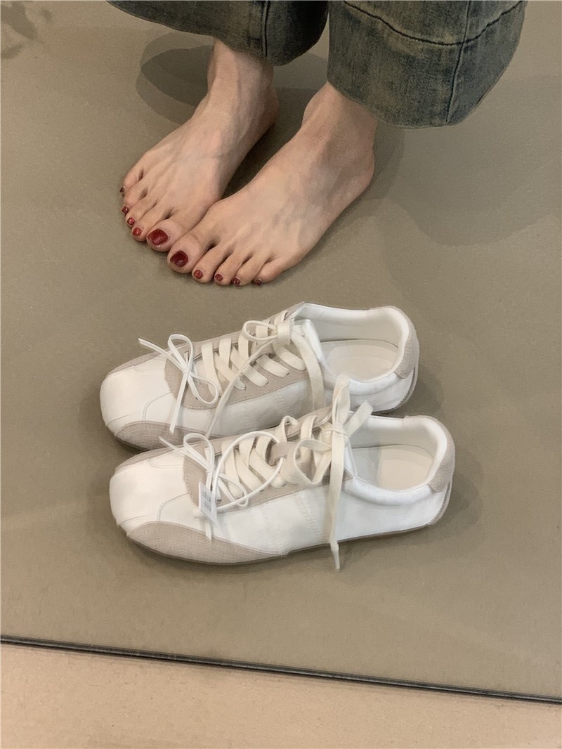 Girl like butterfly bow white sports shoes for women in spring, new strap casual lace Forrest Gump shoes, German training shoes for women Girl like butterfly bow white sports shoes for women in spring, new strap casual lace Forrest Gump shoes, German training shoes for women