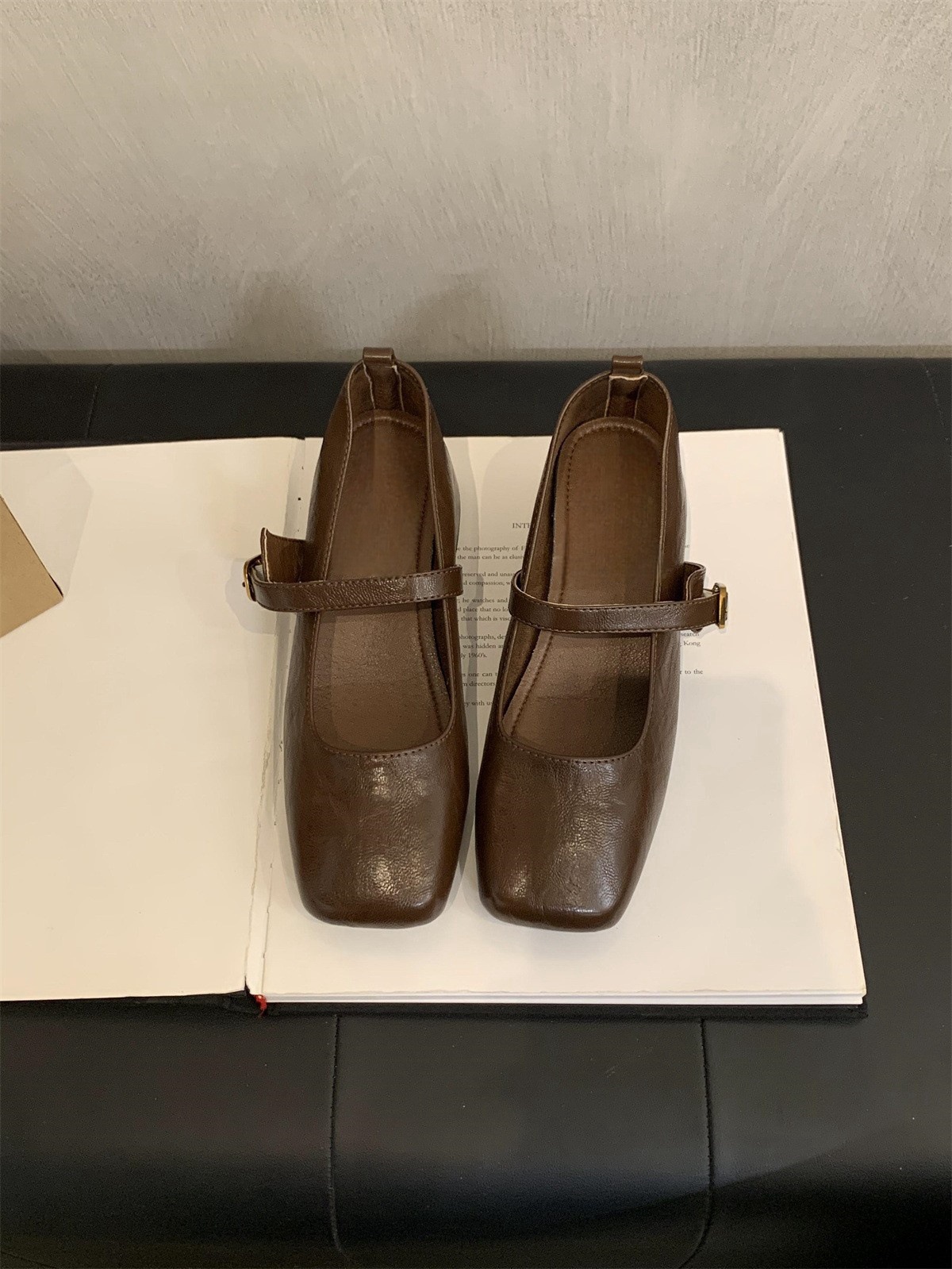 French retro square toe shallow mouth single shoe for women, with spring and autumn style evening style temperament, fairy thick heel, Mary Jane small leather shoes French retro square toe shallow mouth single shoe for women, with spring and autumn style evening style temperament, fairy thick heel, Mary Jane small leather shoes