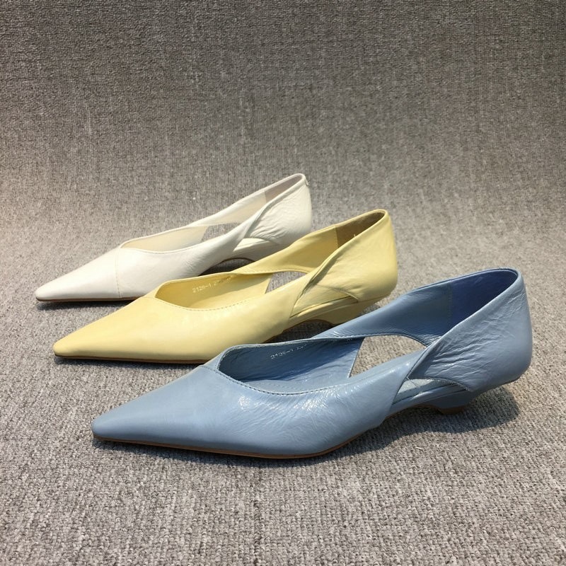 European Station Women's Shoes 2024 Spring and Autumn New Oil Wax Leather Fashion Hollow Cat Heel Shoes Women's Pointed Comfortable Low Order Shoes European Station Women's Shoes 2024 Spring and Autumn New Oil Wax Leather Fashion Hollow Cat Heel Shoes Women's Pointed Comfortable Low Order Shoes
