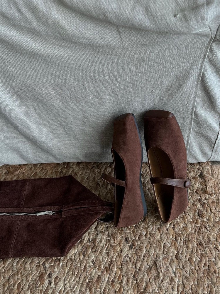 Retro suede leopard print square toe flat sole, versatile soft sole, one-piece belt, Mary Jane shoes Retro suede leopard print square toe flat sole, versatile soft sole, one-piece belt, Mary Jane shoes