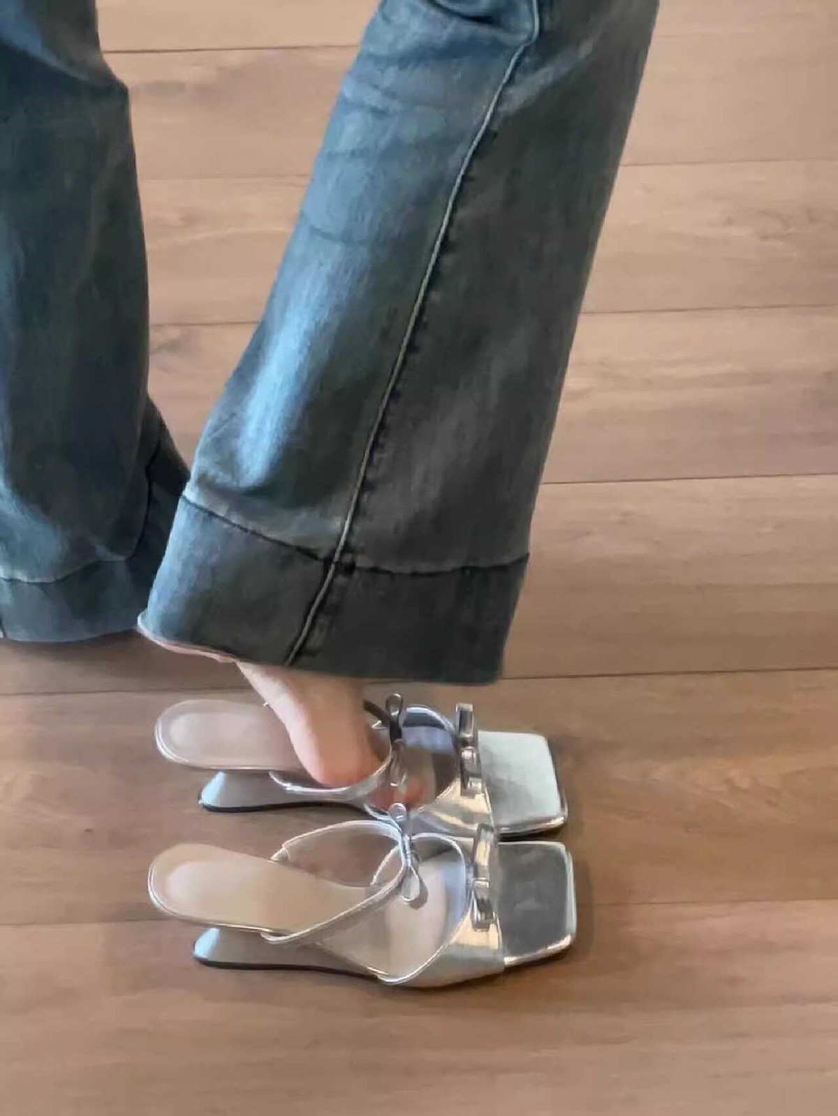 French bow square toe wedge sandals for women in the summer of 2025, new fairy style dress with a straight strap and high heels for wearing outside French bow square toe wedge sandals for women in the summer of 2025, new fairy style dress with a straight strap and high heels for wearing outside