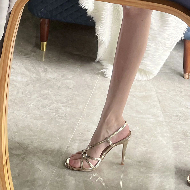 Golden strap high-heeled shoes for women in 2025, this year's new summer style with a single strap and slim heel, elegant ladies' sandals Golden strap high-heeled shoes for women in 2025, this year's new summer style with a single strap and slim heel, elegant ladies' sandals