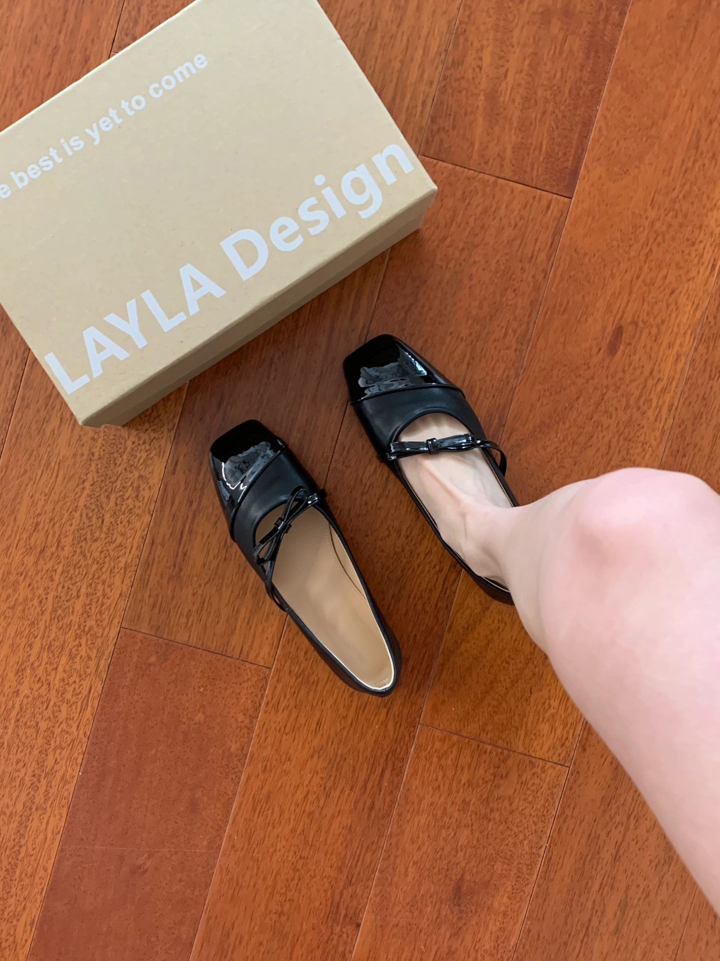 dizzy!! These little sneakers are also so beautiful! dizzy!! These little sneakers are also so beautiful!