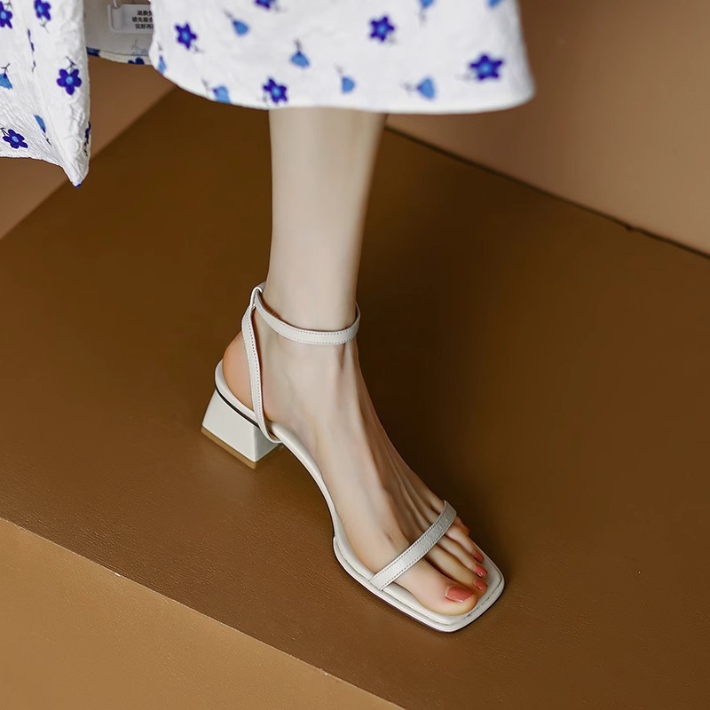 Flipped with excitement! Classic and versatile square toe, exposed toe, middle heel, straight strap sandals, women's summer thick heel Flipped with excitement! Classic and versatile square toe, exposed toe, middle heel, straight strap sandals, women's summer thick heel