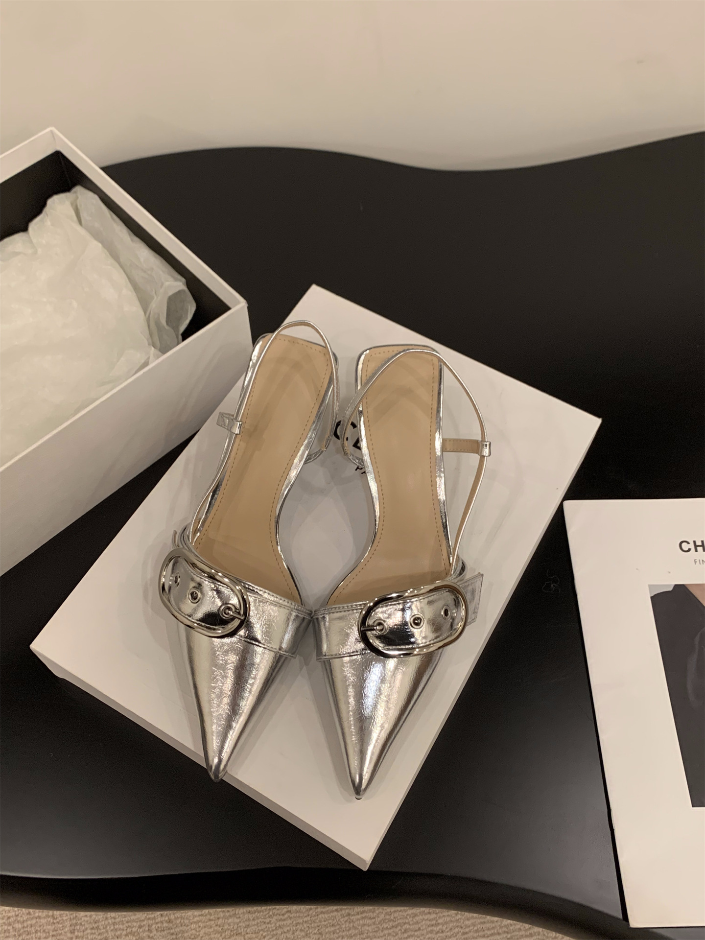 Niche French silver high heels, toe cap sandals, fairy shoes, 2024 new spring and summer temperament pointed single shoes Niche French silver high heels, toe cap sandals, fairy shoes, 2024 new spring and summer temperament pointed single shoes