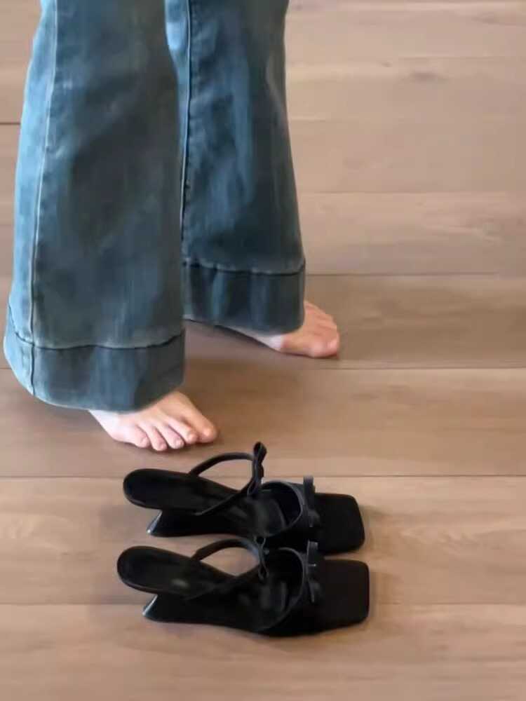 French bow square toe wedge sandals for women in the summer of 2025, new fairy style dress with a straight strap and high heels for wearing outside French bow square toe wedge sandals for women in the summer of 2025, new fairy style dress with a straight strap and high heels for wearing outside