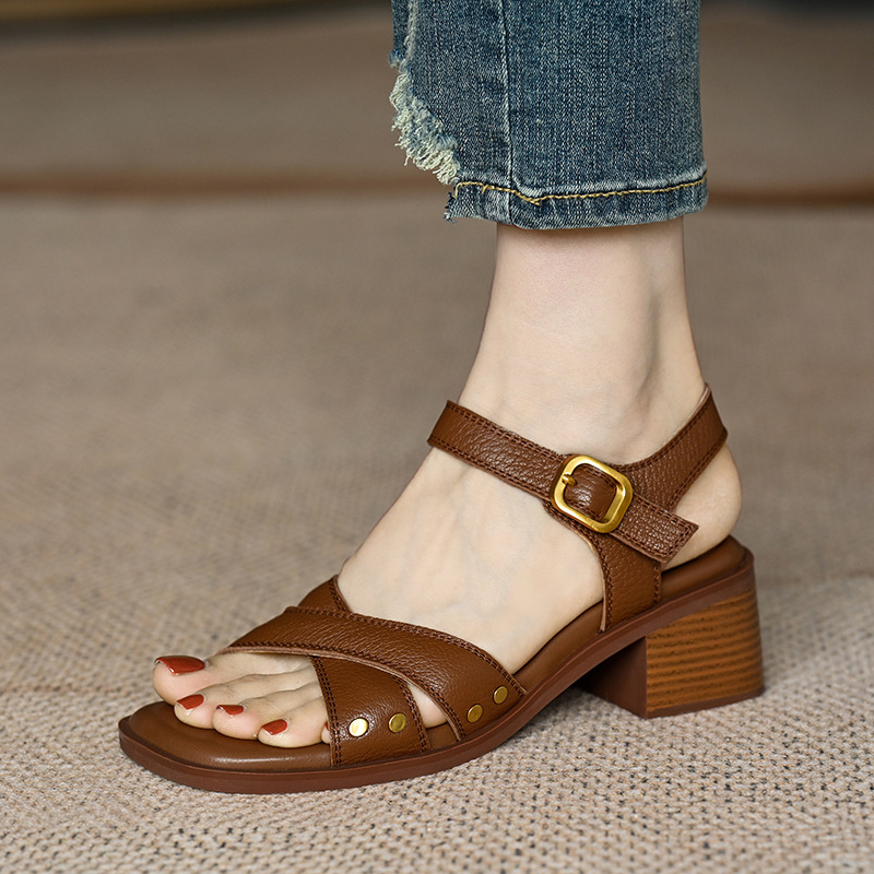 French style mid heeled open toed sandals for women in summer, with cross straps for commuting and thick heels for women French style mid heeled open toed sandals for women in summer, with cross straps for commuting and thick heels for women