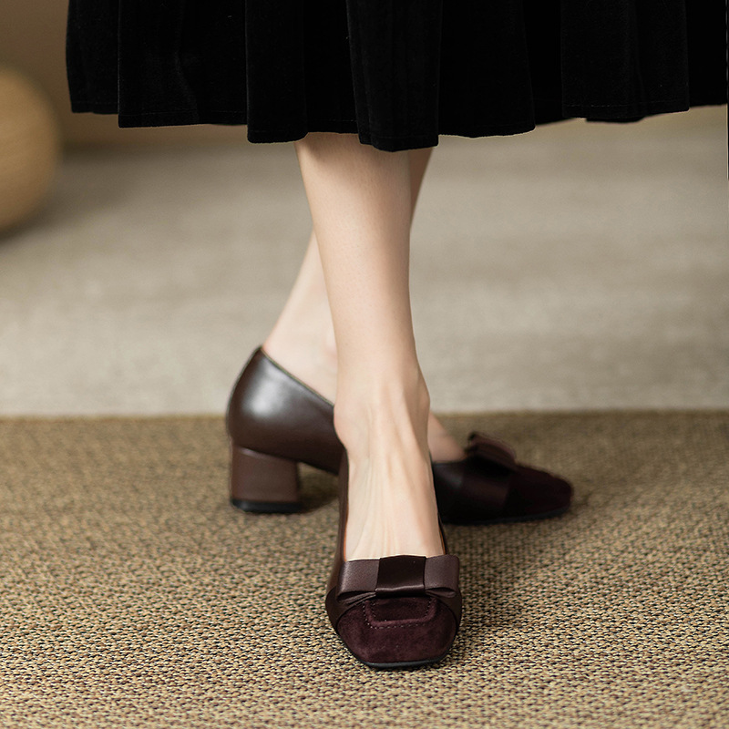 French style small fragrance color blocked high heels for women, 2024 Spring and Autumn new item, thick heel, bow, retro style, single order shoes French style small fragrance color blocked high heels for women, 2024 Spring and Autumn new item, thick heel, bow, retro style, single order shoes