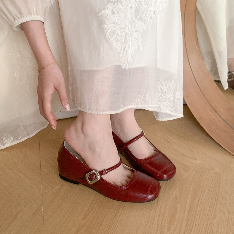 Internal height increase of 3.5CM! French retro Mary Jane shoes for women in spring and autumn, niche design sense, single shoe, light mouth silver shoes Internal height increase of 3.5CM! French retro Mary Jane shoes for women in spring and autumn, niche design sense, single shoe, light mouth silver shoes