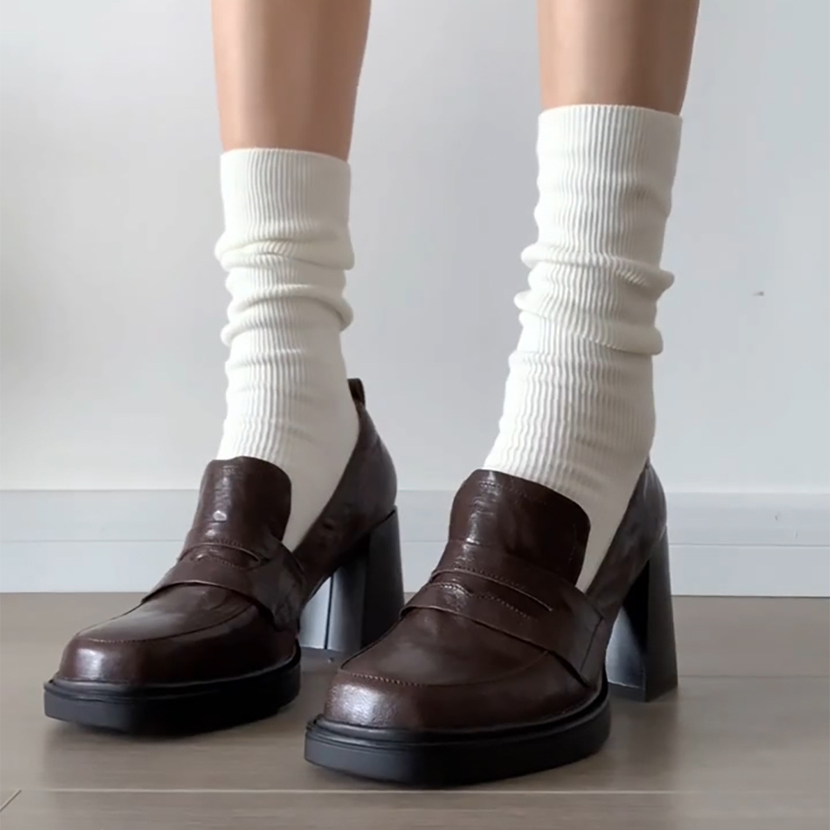 Retro High Heels Mary Jane Single Shoes Women's Deep Mouth Thick Heel Le Fu Shoes British Thick Bottom Square Head Small Leather Shoes