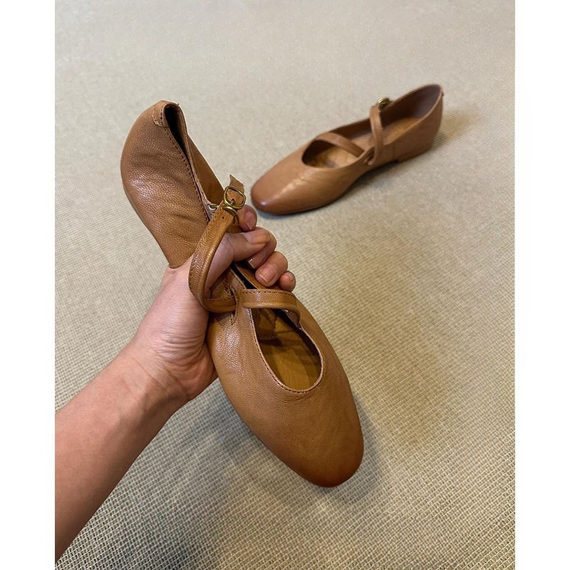 French retro Mary Jane shoes for women 2024 new flat bottomed temperament versatile small leather shoes single shoes French retro Mary Jane shoes for women 2024 new flat bottomed temperament versatile small leather shoes single shoes