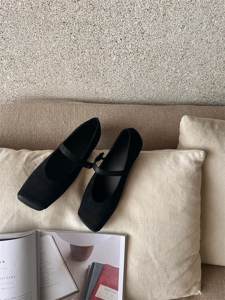 Retro suede leopard print square toe flat sole, versatile soft sole, one-piece belt, Mary Jane shoes Retro suede leopard print square toe flat sole, versatile soft sole, one-piece belt, Mary Jane shoes