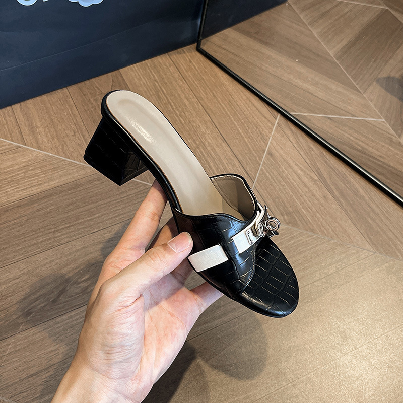 Small gold button crocodile pattern Korean version one line high heels slippers for women in summer, soft soled beach sandals, mid heeled sandals for outdoor wear