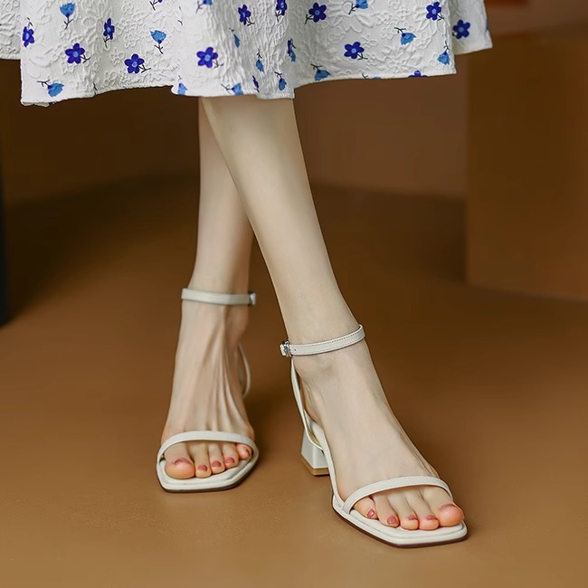 Flipped with excitement! Classic and versatile square toe, exposed toe, middle heel, straight strap sandals, women's summer thick heel Flipped with excitement! Classic and versatile square toe, exposed toe, middle heel, straight strap sandals, women's summer thick heel