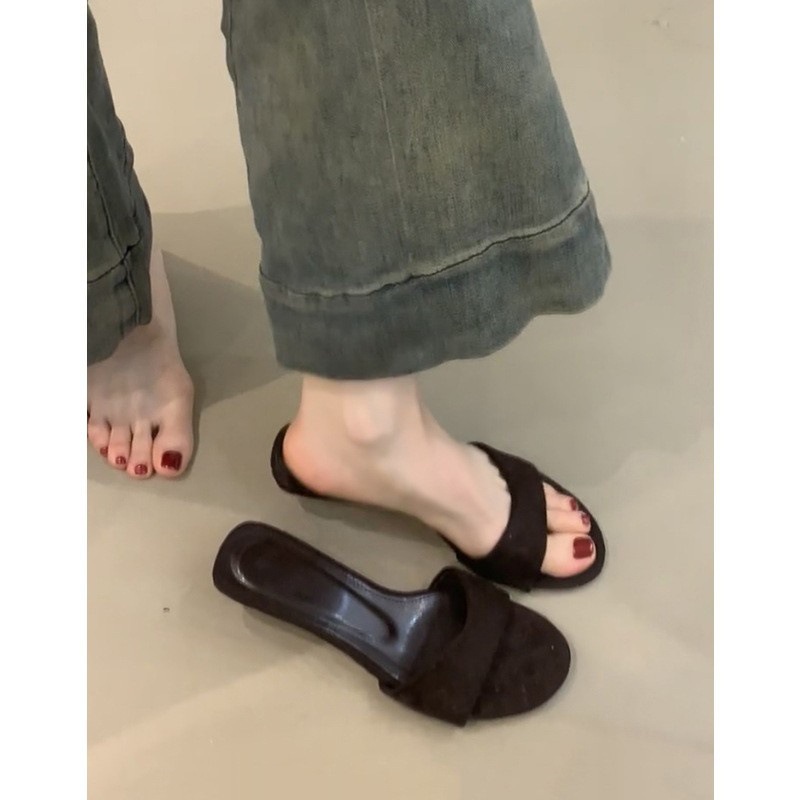 Slope heel exposed toe one line slippers for women's summer outdoor wear temperament high heels French exquisite cool slippers Slope heel exposed toe one line slippers for women's summer outdoor wear temperament high heels French exquisite cool slippers