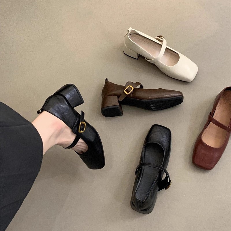 French retro square toe shallow mouth single shoe for women, with spring and autumn style evening style temperament, fairy thick heel, Mary Jane small leather shoes