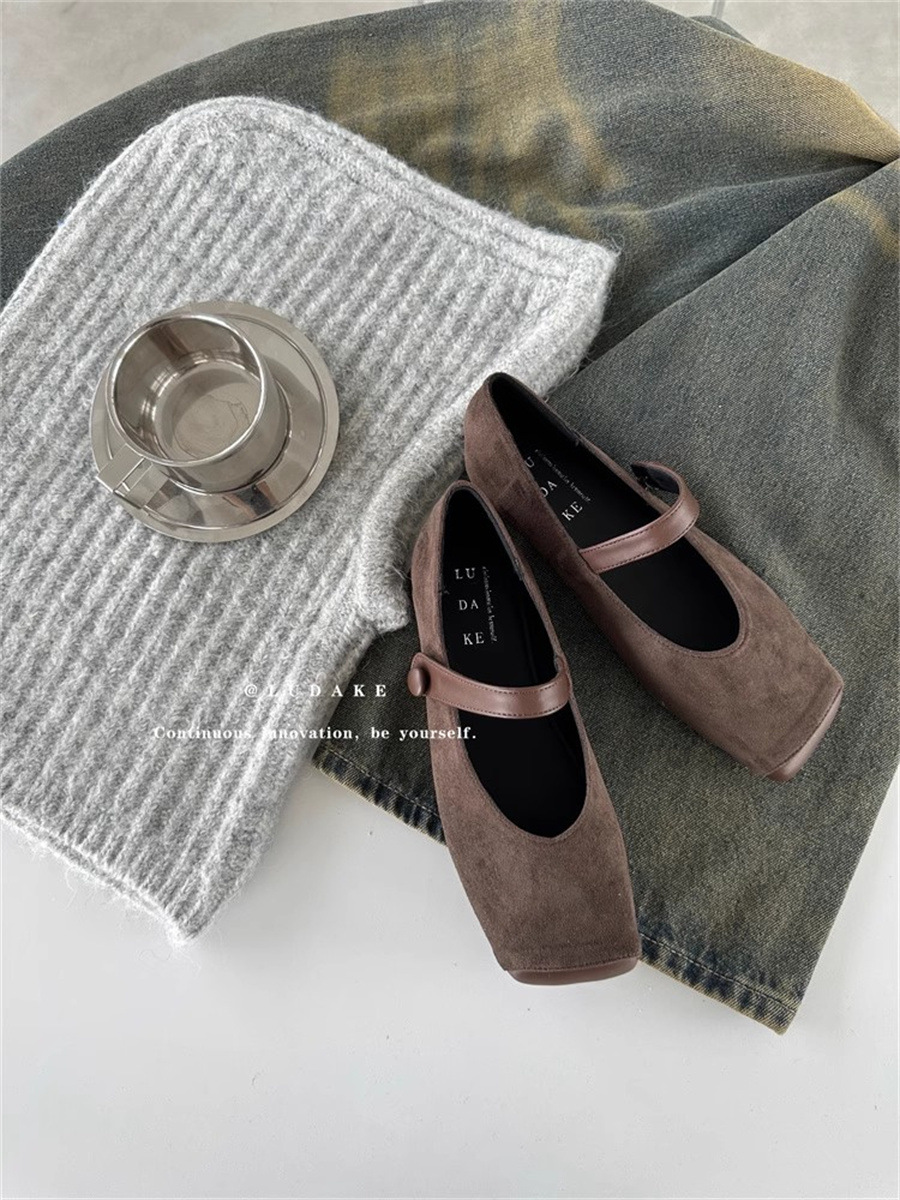 Fang Tou Mary Jane Shoes Women's Shoes 2023 Autumn/Winter New Collection Suede Strap Retro Matching Skirt with Velvet Single Shoes Fang Tou Mary Jane Shoes Women's Shoes 2023 Autumn/Winter New Collection Suede Strap Retro Matching Skirt with Velvet Single Shoes