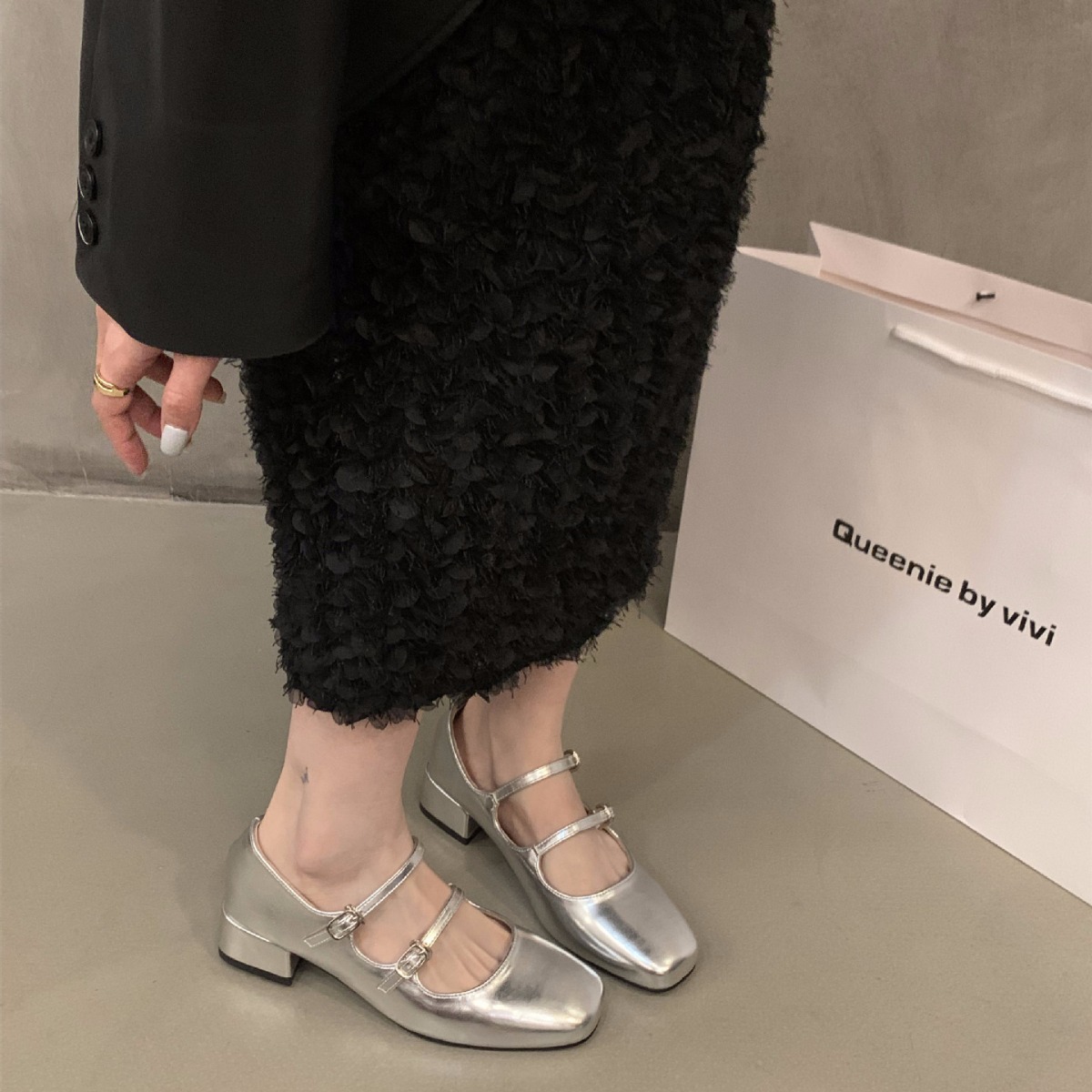 Thick heeled red Mary Jane small leather shoes for women, 2023 new summer French evening black spring and autumn single shoes Thick heeled red Mary Jane small leather shoes for women, 2023 new summer French evening black spring and autumn single shoes