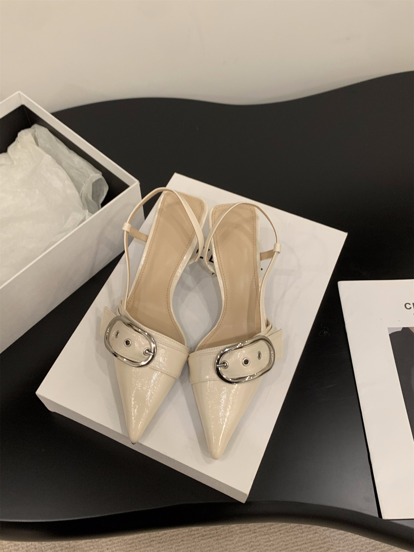 Niche French silver high heels, toe cap sandals, fairy shoes, 2024 new spring and summer temperament pointed single shoes Niche French silver high heels, toe cap sandals, fairy shoes, 2024 new spring and summer temperament pointed single shoes