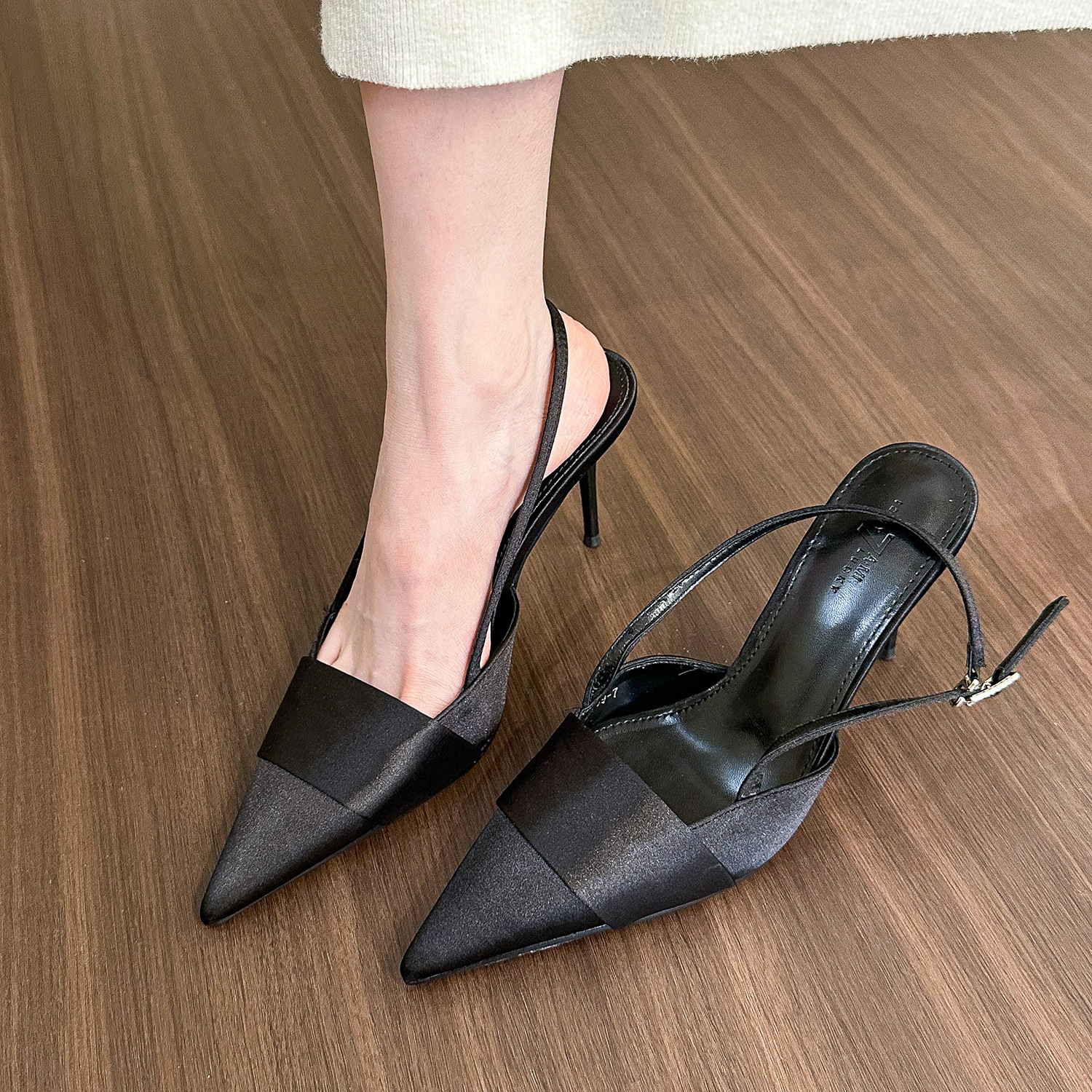 Cold and high-end feeling! Sharp pointed silver satin sandals for women, with empty toe and slim heels, high heels, 2025 Cold and high-end feeling! Sharp pointed silver satin sandals for women, with empty toe and slim heels, high heels, 2025