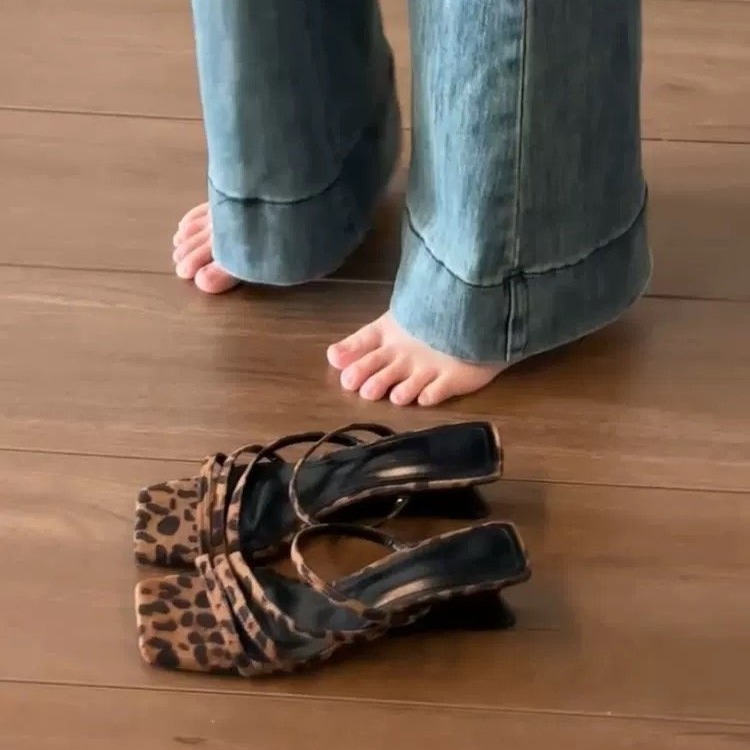 Slope heel leopard print French exquisite small cool slippers fairy shoes 2024 new summer wear high heels temperament sandals Slope heel leopard print French exquisite small cool slippers fairy shoes 2024 new summer wear high heels temperament sandals