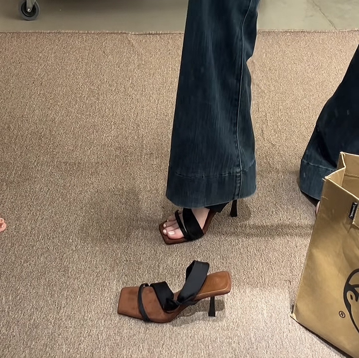 Retro spicy girl style~French square toe high-heeled slippers for women to wear in summer, Korean version wrapped strap open toe slim heel sandals Retro spicy girl style~French square toe high-heeled slippers for women to wear in summer, Korean version wrapped strap open toe slim heel sandals