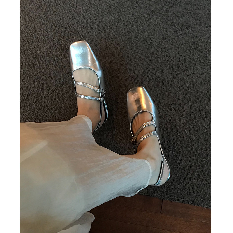 French style low heeled silver Mary Jane shoes with square toe and thick heel sandals, women's fairy style, evening style, empty single shoes French style low heeled silver Mary Jane shoes with square toe and thick heel sandals, women's fairy style, evening style, empty single shoes