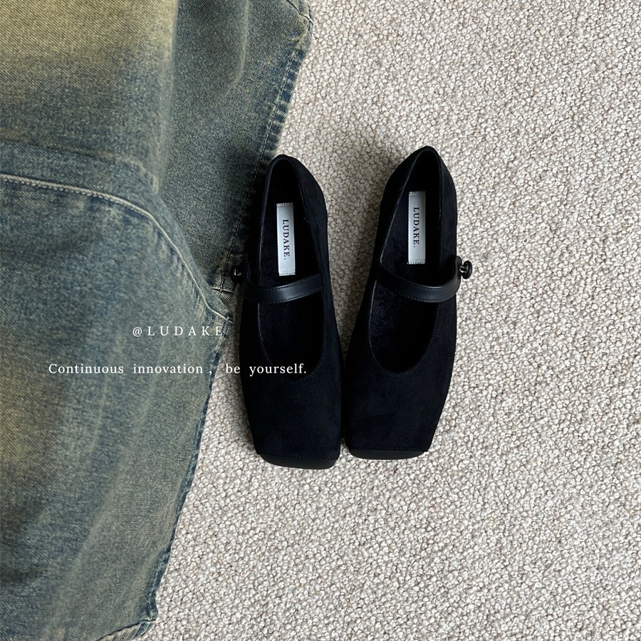 Fang Tou Mary Jane Shoes Women's Shoes 2023 Autumn/Winter New Collection Suede Strap Retro Matching Skirt with Velvet Single Shoes Fang Tou Mary Jane Shoes Women's Shoes 2023 Autumn/Winter New Collection Suede Strap Retro Matching Skirt with Velvet Single Shoes