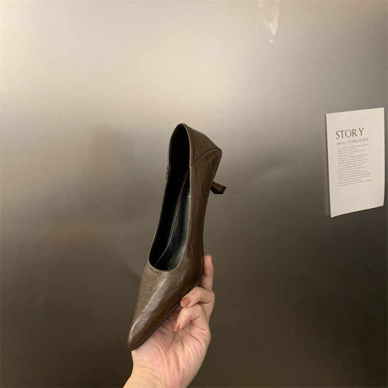 2024 autumn and winter new pointed shallow mouth high heels leopard print fashion versatile temperament commuting low heel kitten order shoes 2024 autumn and winter new pointed shallow mouth high heels leopard print fashion versatile temperament commuting low heel kitten order shoes