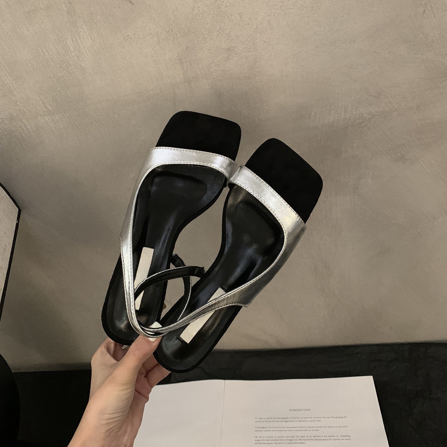 French style thick heel niche silver sandals fairy shoes 2025 new summer temperament matching skirt high heels Roman shoes French style thick heel niche silver sandals fairy shoes 2025 new summer temperament matching skirt high heels Roman shoes