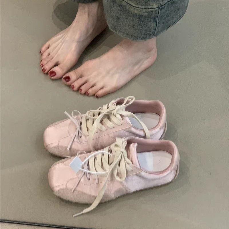 Girl like butterfly bow white sports shoes for women in spring, new strap casual lace Forrest Gump shoes, German training shoes for women Girl like butterfly bow white sports shoes for women in spring, new strap casual lace Forrest Gump shoes, German training shoes for women