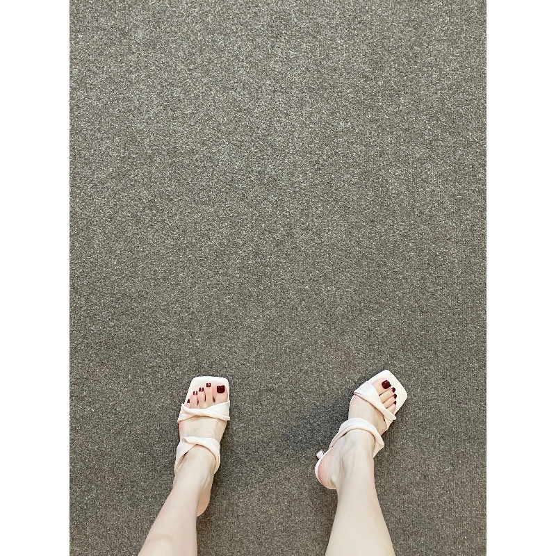 OMG!! Extremely beautiful! High heels with a poop like feel, sandals, comfortable on the feet, square toe, thin heel, straight strap, cool slippers OMG!! Extremely beautiful! High heels with a poop like feel, sandals, comfortable on the feet, square toe, thin heel, straight strap, cool slippers
