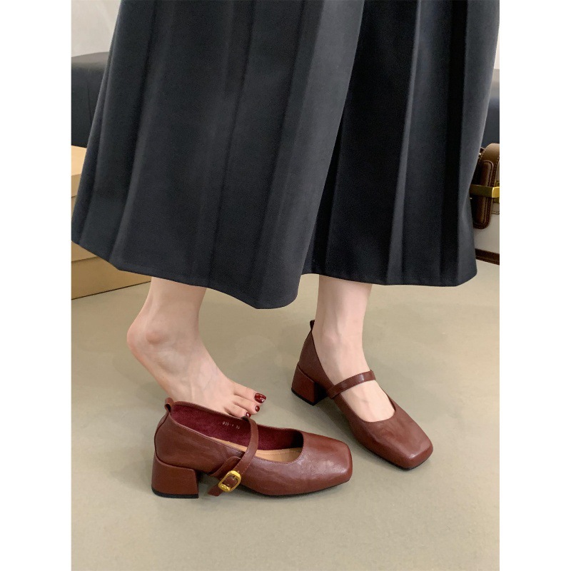 French retro square toe shallow mouth single shoe for women, with spring and autumn style evening style temperament, fairy thick heel, Mary Jane small leather shoes French retro square toe shallow mouth single shoe for women, with spring and autumn style evening style temperament, fairy thick heel, Mary Jane small leather shoes