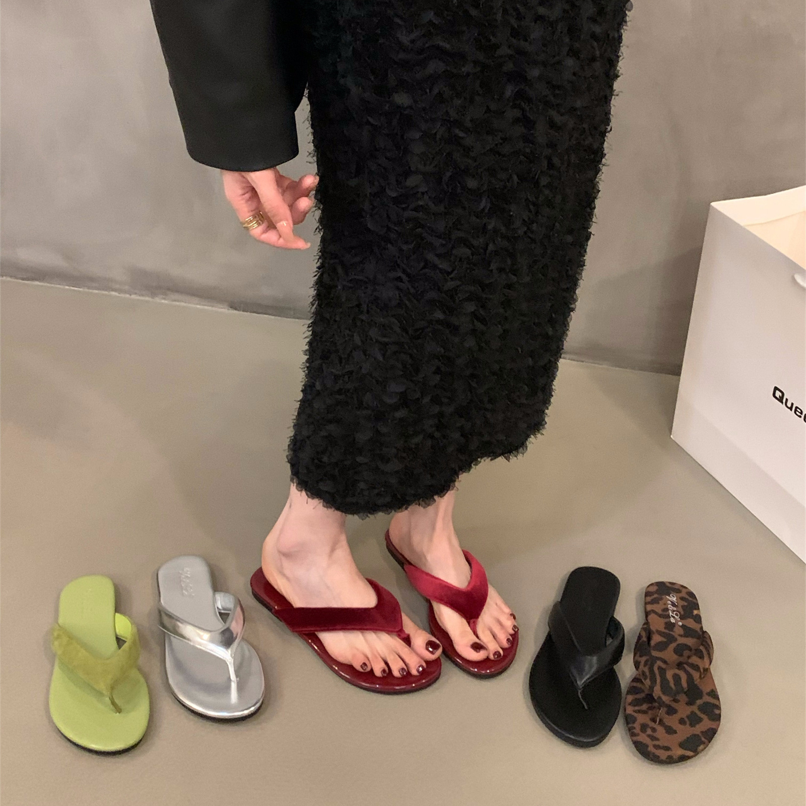 Flat bottomed leopard print flip flops women's shoes 2024 summer outdoor beach French style sandals red sandals