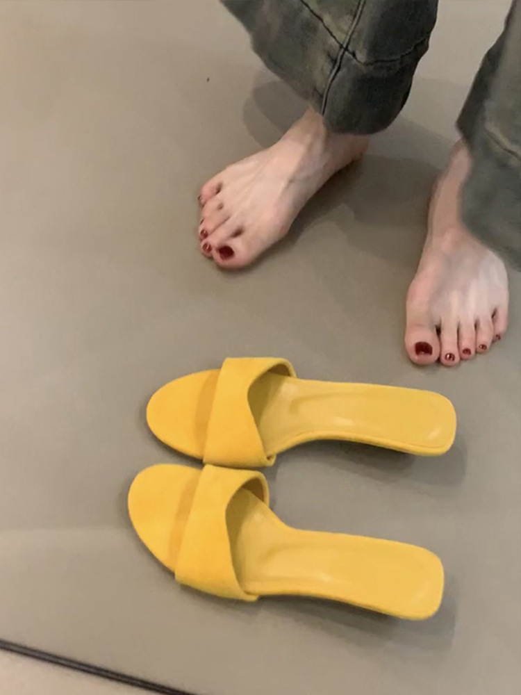 Slope heel exposed toe one line slippers for women's summer outdoor wear temperament high heels French exquisite cool slippers Slope heel exposed toe one line slippers for women's summer outdoor wear temperament high heels French exquisite cool slippers