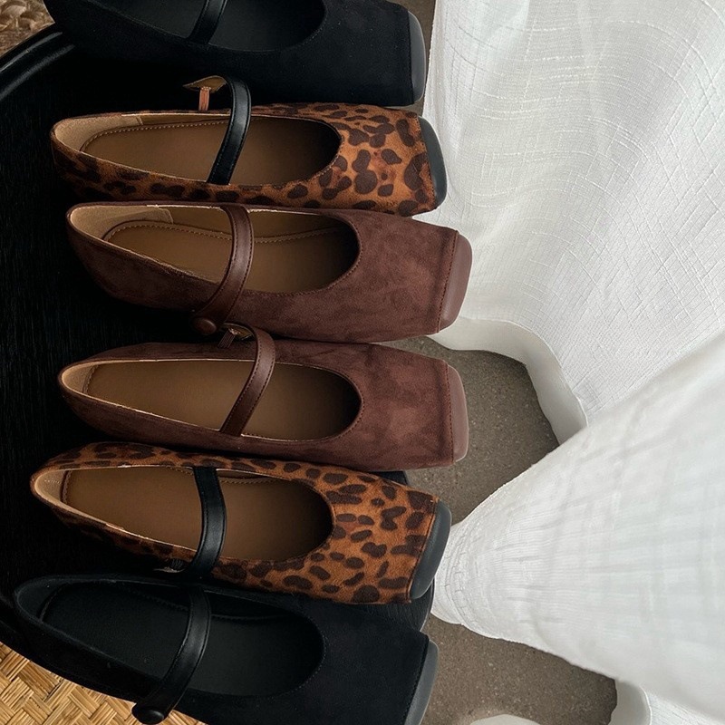 Retro suede leopard print square toe flat sole, versatile soft sole, one-piece belt, Mary Jane shoes Retro suede leopard print square toe flat sole, versatile soft sole, one-piece belt, Mary Jane shoes