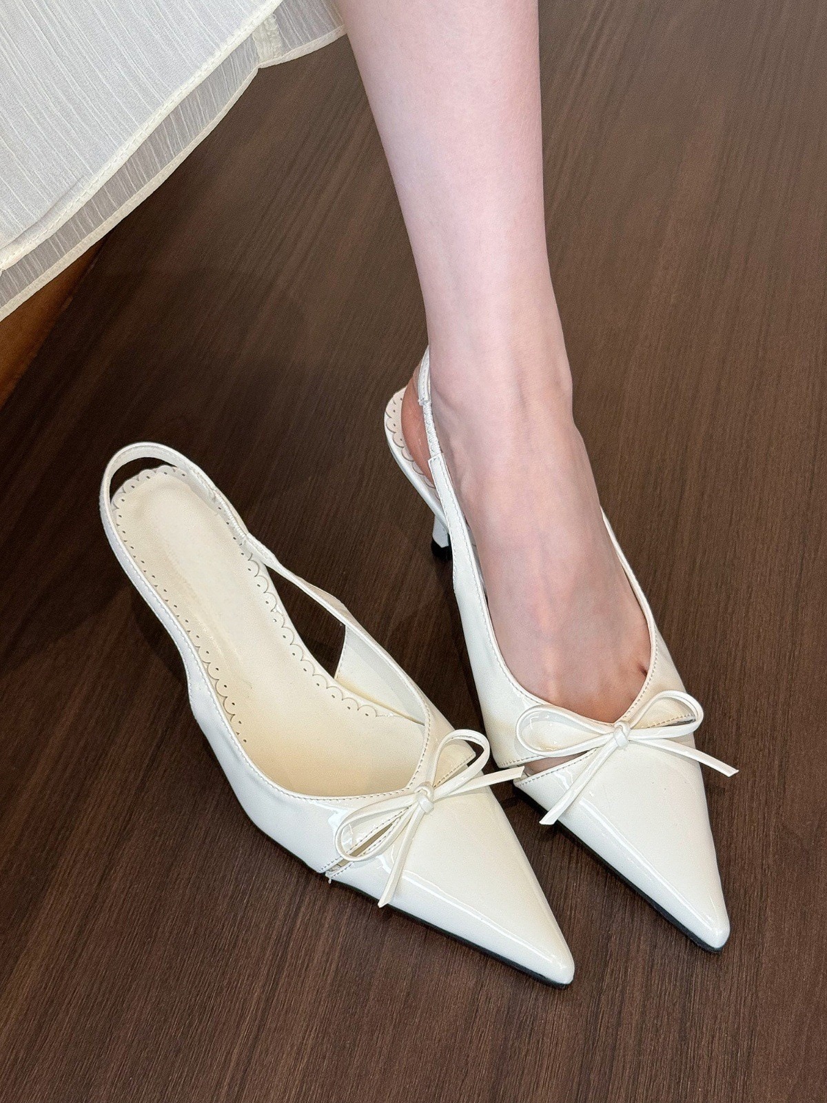 How beautiful!! Bare pointed bow bow shallow high-heeled shoes for women in spring, empty sandals How beautiful!! Bare pointed bow bow shallow high-heeled shoes for women in spring, empty sandals