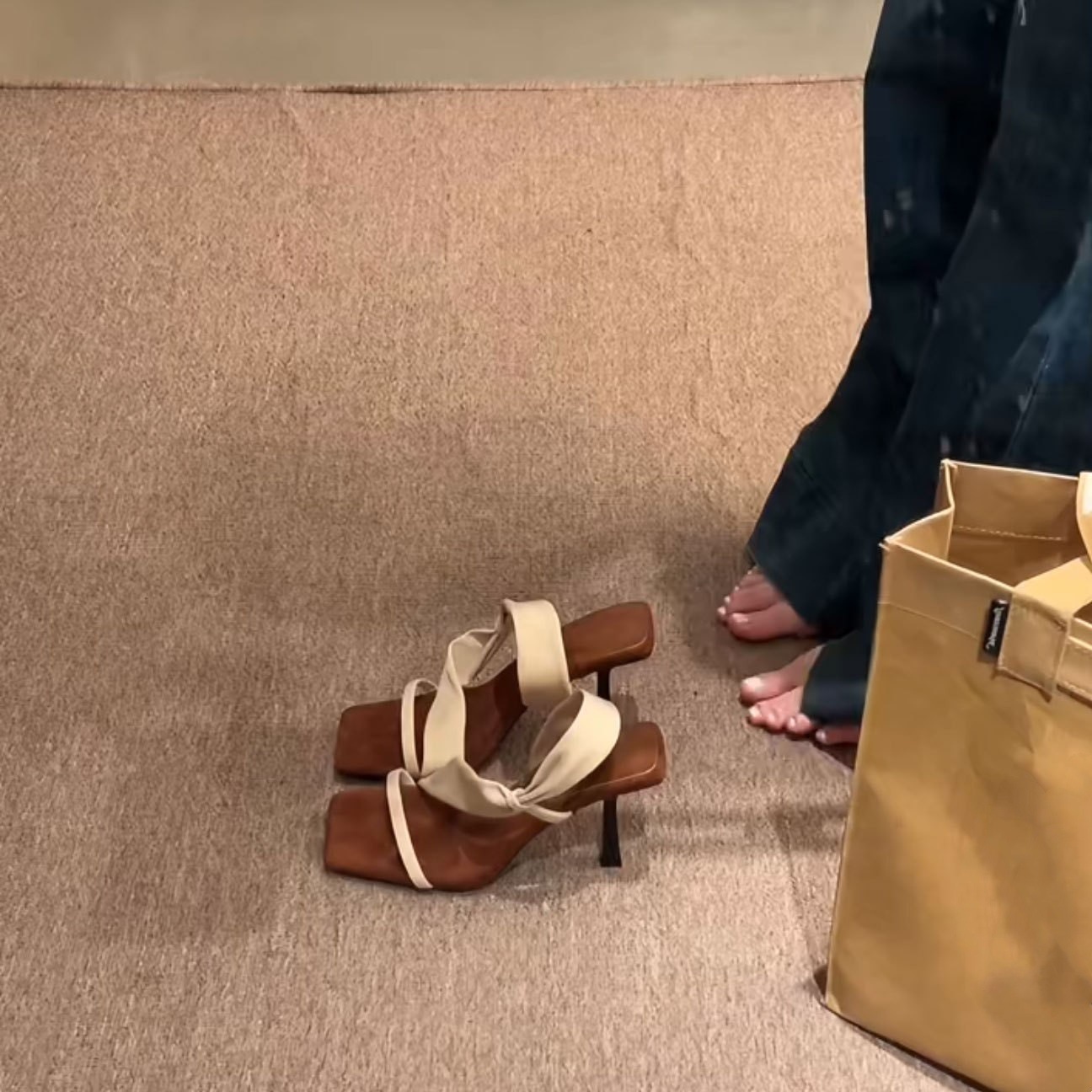 Little Black Online French Exquisite High Heels Women's Summer Square Head Sexy Sandals Temperament Retro Single Shoes Height Increasing Slippers Little Black Online French Exquisite High Heels Women's Summer Square Head Sexy Sandals Temperament Retro Single Shoes Height Increasing Slippers