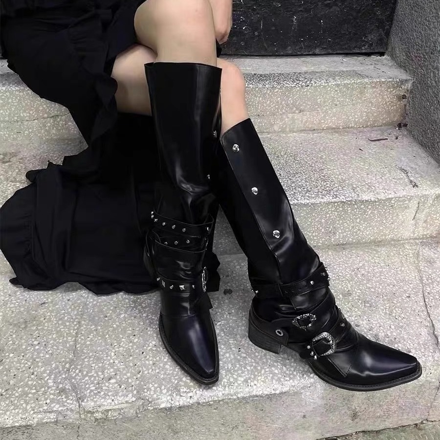 Sharp pointed spicy girl with thick heels, knight boots, black punk style, niche personality, long boots, American wasteland style boots, children's retro style