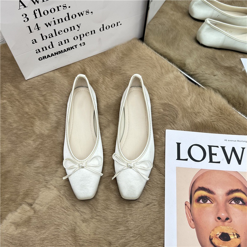 Niche Design French Gentle Bow Square Head Flat Single Shoes for Women 2024 Spring New Silk Bean Scoop Shoes Niche Design French Gentle Bow Square Head Flat Single Shoes for Women 2024 Spring New Silk Bean Scoop Shoes