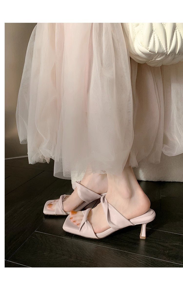 OMG!! Extremely beautiful! High heels with a poop like feel, sandals, comfortable on the feet, square toe, thin heel, straight strap, cool slippers OMG!! Extremely beautiful! High heels with a poop like feel, sandals, comfortable on the feet, square toe, thin heel, straight strap, cool slippers