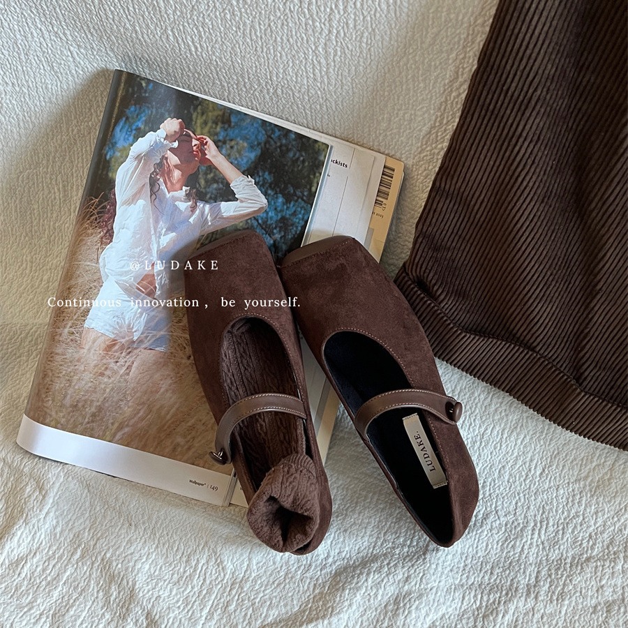 Fang Tou Mary Jane Shoes Women's Shoes 2023 Autumn/Winter New Collection Suede Strap Retro Matching Skirt with Velvet Single Shoes Fang Tou Mary Jane Shoes Women's Shoes 2023 Autumn/Winter New Collection Suede Strap Retro Matching Skirt with Velvet Single Shoes