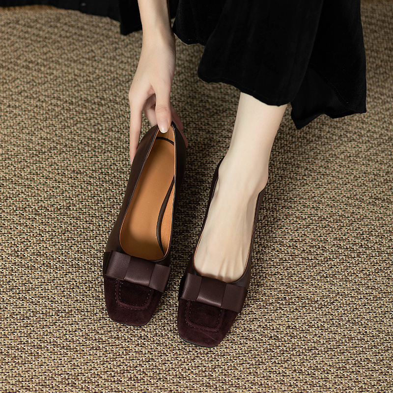 French style small fragrance color blocked high heels for women, 2024 Spring and Autumn new item, thick heel, bow, retro style, single order shoes French style small fragrance color blocked high heels for women, 2024 Spring and Autumn new item, thick heel, bow, retro style, single order shoes