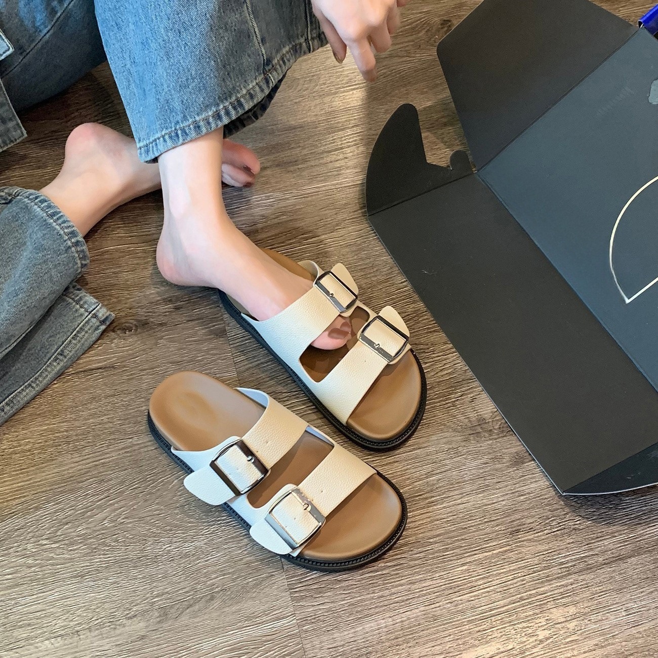 Boken shoes, casual one-piece slippers, women's summer outdoor wear Boken shoes, belt buckle, half trailer, cool slippers