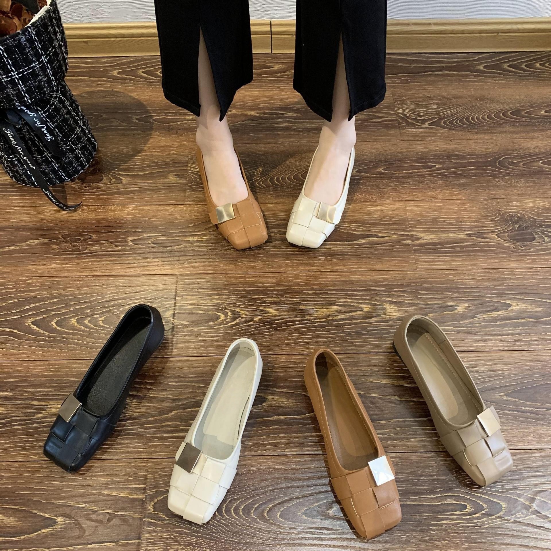 Square toe women's shoes for summer 2025, new niche design, metal buckle, shallow mouth, low heel, soft sole, fashionable single shoe