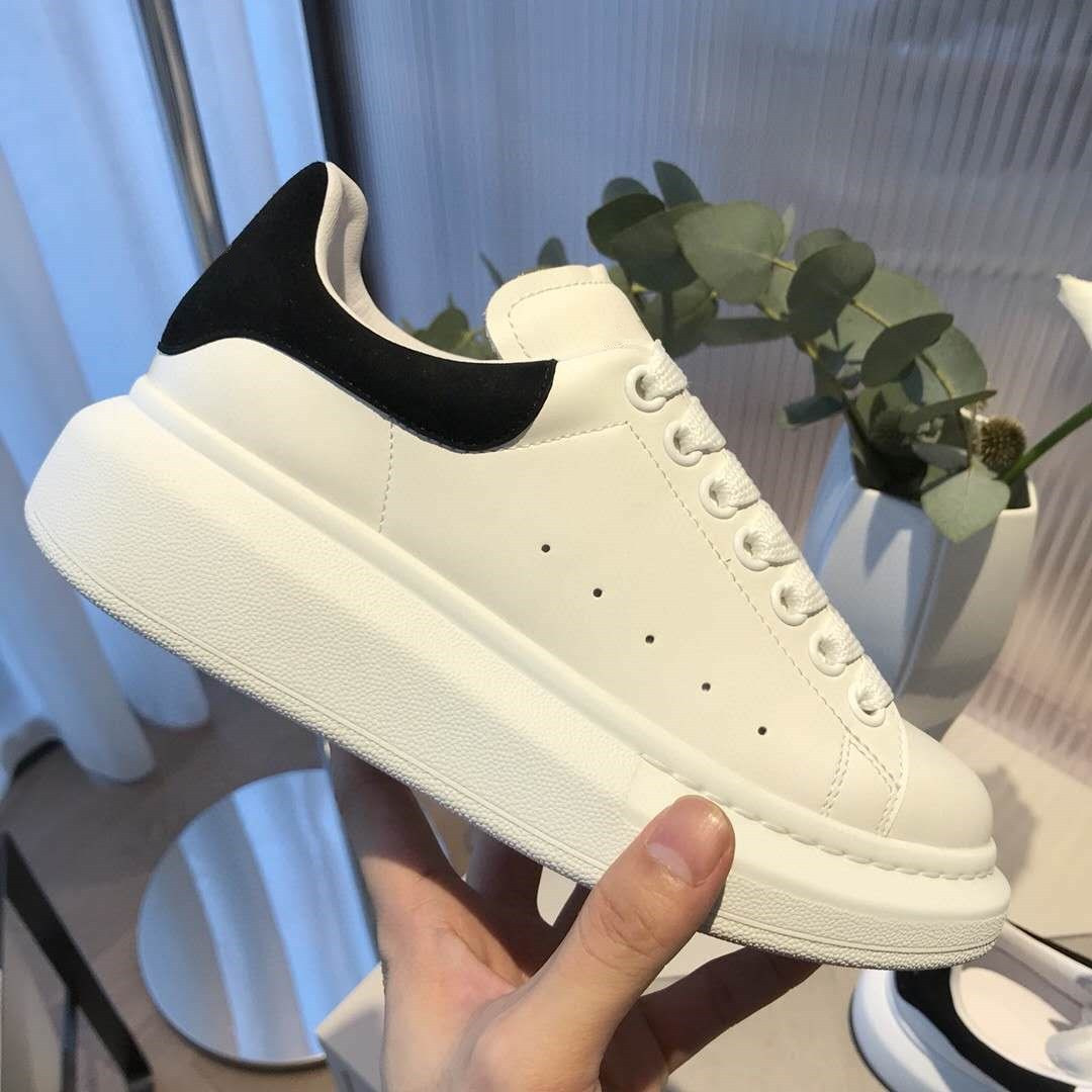 2025 new McQueen white shoes for men and women, leather thick soled height increasing casual shoes, versatile sports board shoes, couple shoes