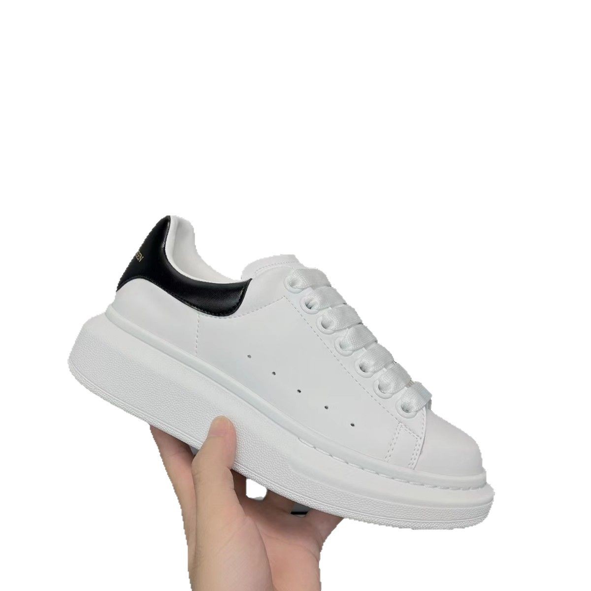 2025 new McQueen white shoes for men and women, leather thick soled height increasing casual shoes, versatile sports board shoes, couple shoes 2025 new McQueen white shoes for men and women, leather thick soled height increasing casual shoes, versatile sports board shoes, couple shoes