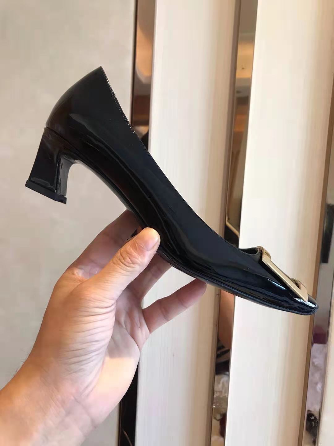 RENYOUVIWIOR square buckle single shoes, thick heel, middle heel, flat bottomed square toe, shallow mouth women's shoes, wedding shoes, commuting high heels RENYOUVIWIOR square buckle single shoes, thick heel, middle heel, flat bottomed square toe, shallow mouth women's shoes, wedding shoes, commuting high heels